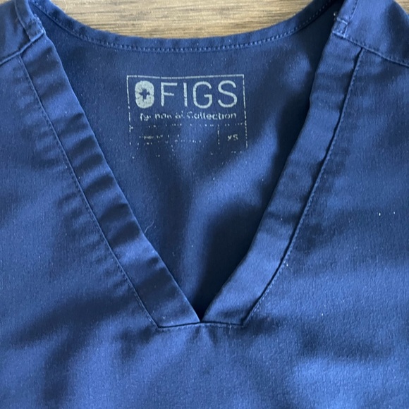 Figs Navy Scrub Top - Picture 2 of 4